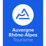 logo-auvergne-rhone-alpes-tourisme-blanc-cmjn